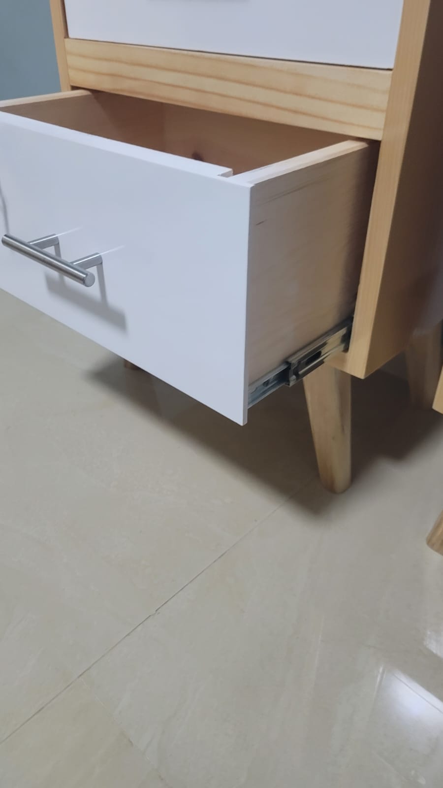 Mesita de noche de madera maciza Mollina CL